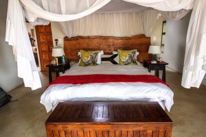 Zimmer "Fish Eagle" im Naledi Enkoveni Camp