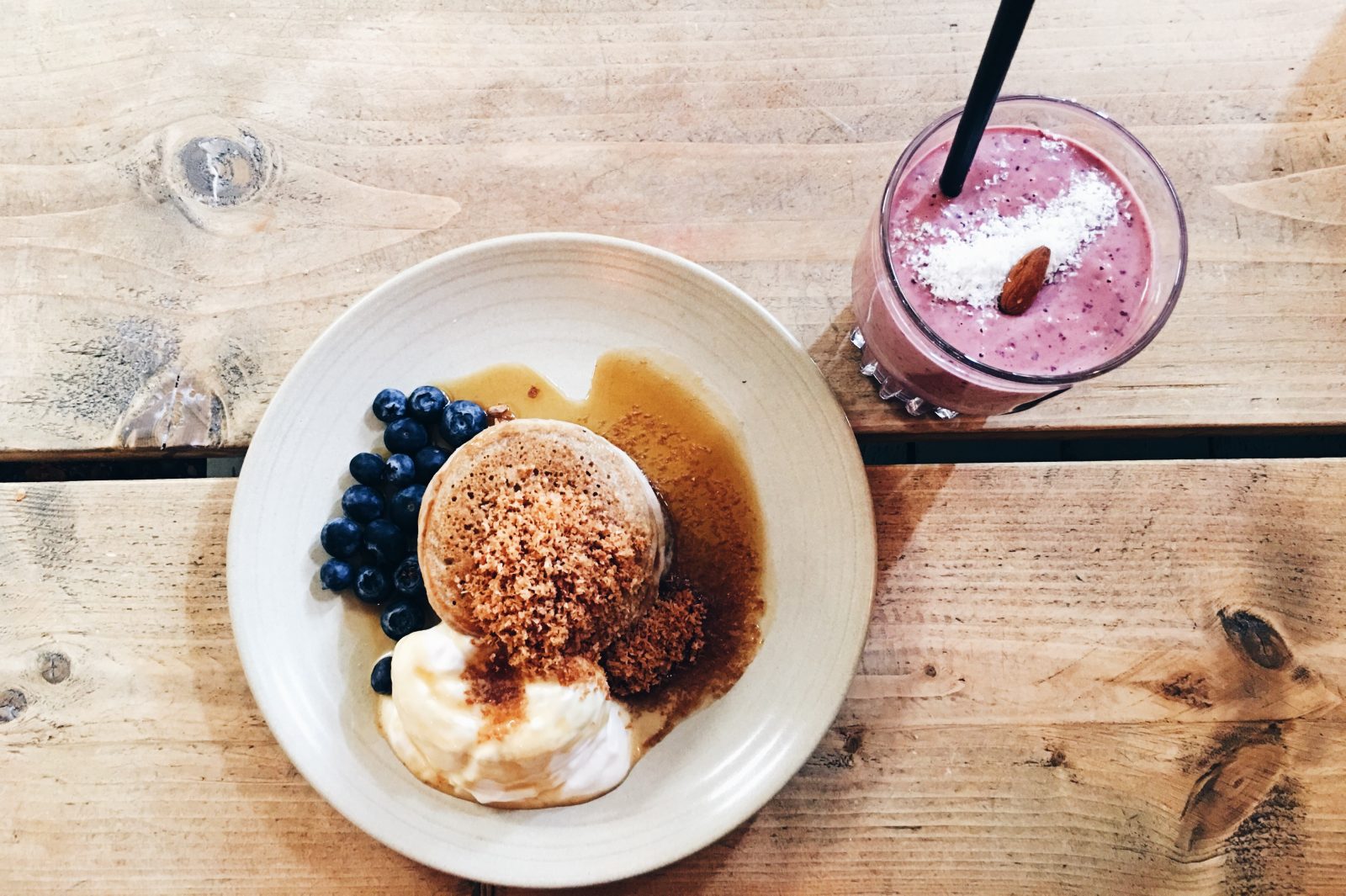 CT Coffee & Coconuts Café in De Pijp